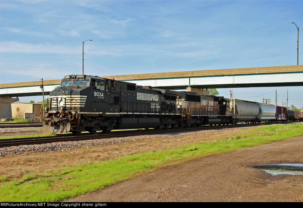 NS 9034 waits to get into the Trra Yard.